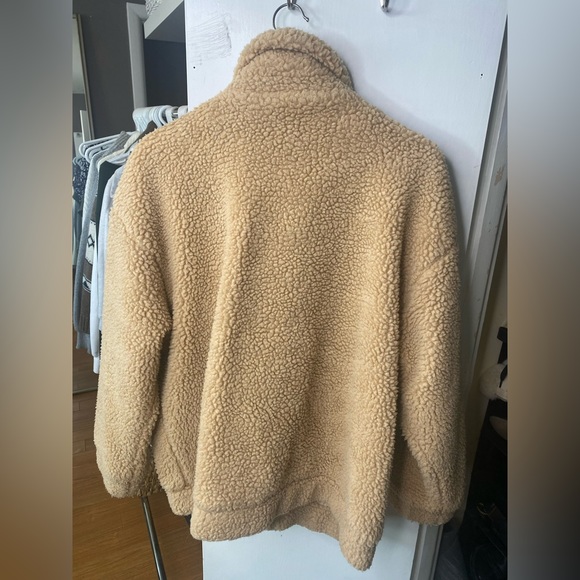 Sherpa jacket, size small but fits like a medium/large - Picture 2 of 2